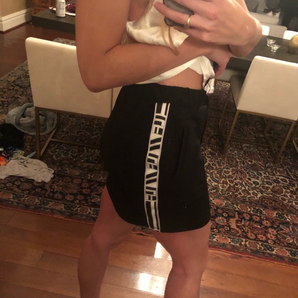 🖤LF black sweatshirt sweat skirt w side tape🖤 - Picture 7 of 7